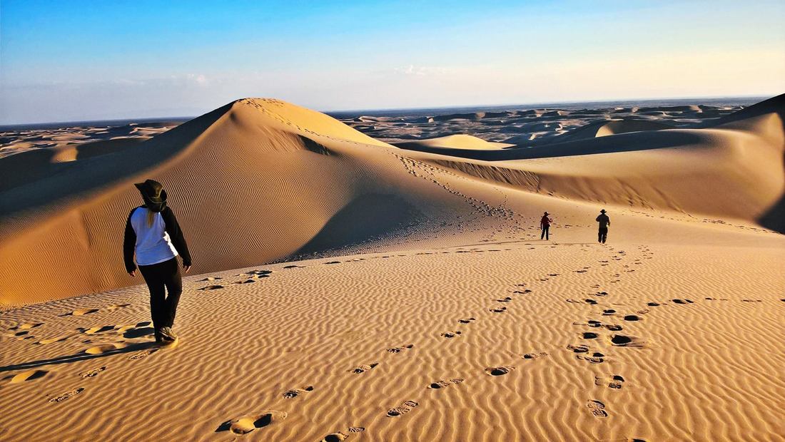 Aditya Khuller exploring sand dunes.